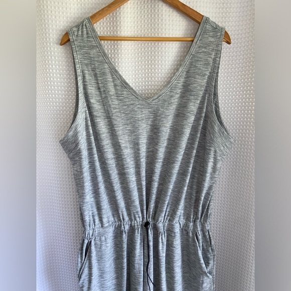 Women’s OLD NAVY Breathe ON Waist-Defined Sleeveless Jumpsuit size XXL - Picture 3 of 13